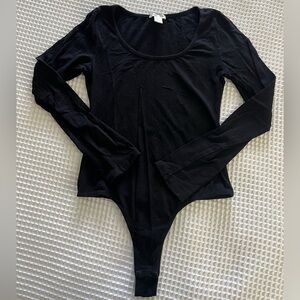 Black Scoopneck Longsleeve Bodysuit - medium